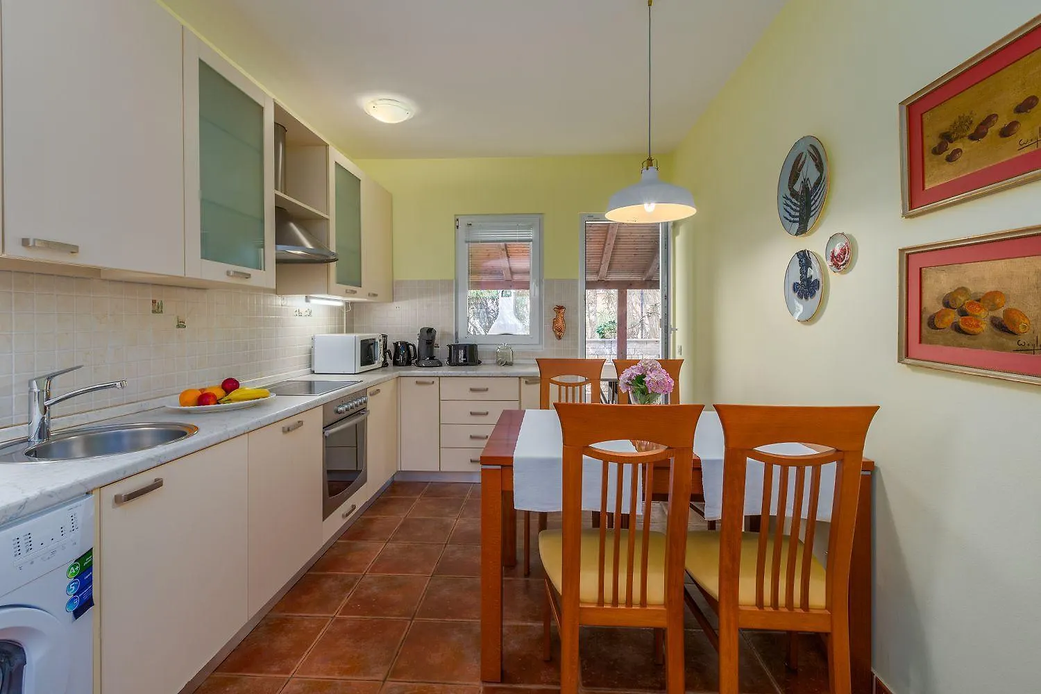 Mediterranes Ferienhaus Mit Loungebett, Bbq, Privatem Garten, Waschmaschine, Klimatisierten Schlafzimmern Tar-Vabriga 0*,